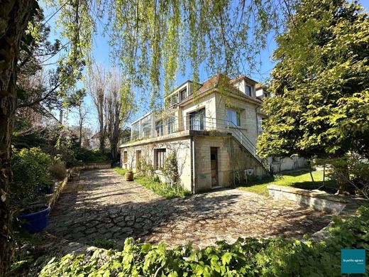 Luxury home in Caen, Calvados