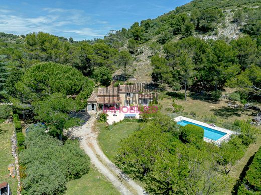 Luxus-Haus in Cheval-Blanc, Vaucluse