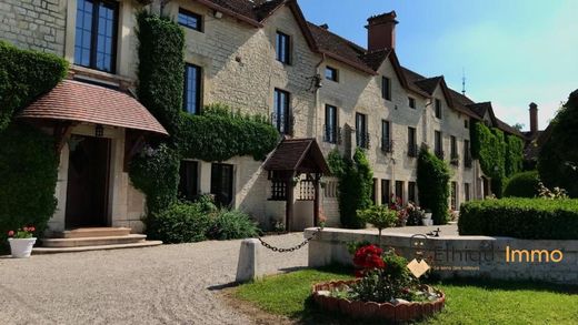 Château à Laferté-sur-Aube, Haute-Marne