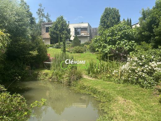 Luxury home in Lentilly, Rhône