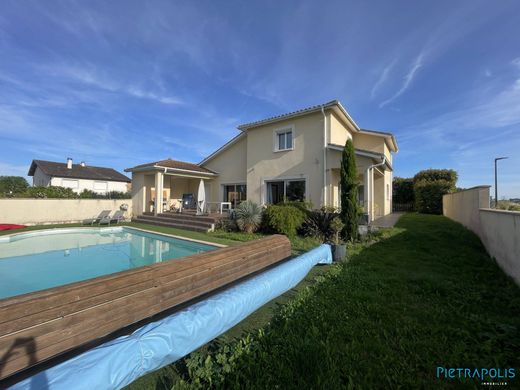 Luxury home in Saint-André-de-Corcy, Ain