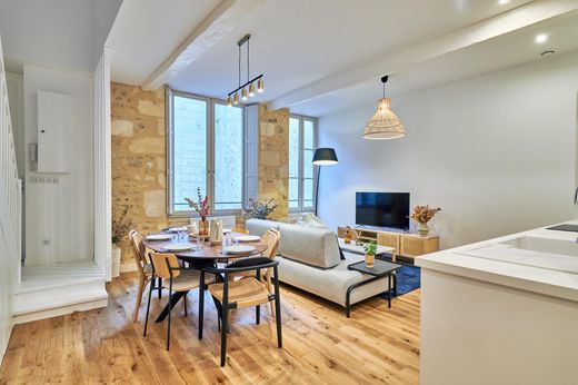 Apartment / Etagenwohnung in Bordeaux, Gironde