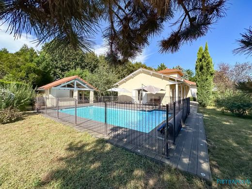 Luxury home in Collonges-au-Mont-d'Or, Rhône