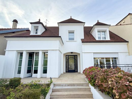 호화 저택 / Chennevières-sur-Marne, Val-de-Marne