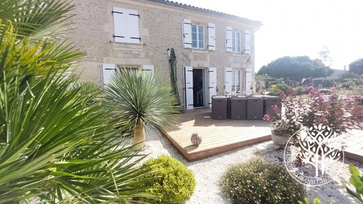 Элитный дом, Essouvert, Приморская Шаранта