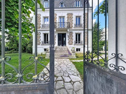 Luxury home in Gagny, Seine-Saint-Denis