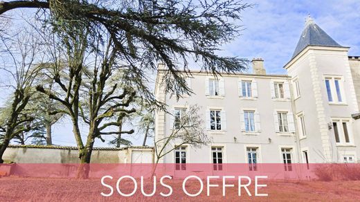 Luxury home in L'Étrat, Loire