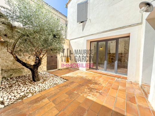 호화 저택 / Pernes-les-Fontaines, Vaucluse