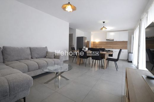 Apartment / Etagenwohnung in Ferney-Voltaire, Ain