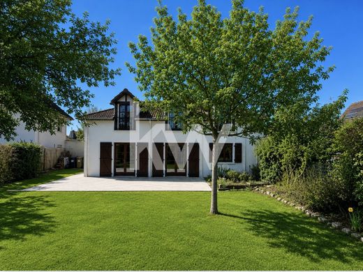 Luxury home in Saint-Gratien, Val d'Oise