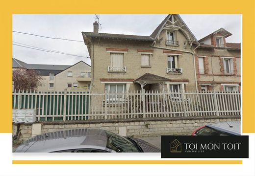 Residential complexes in Beaumont-sur-Oise, Val d'Oise