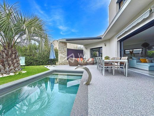 Luxury home in Juvignac, Hérault