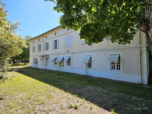 Residential complexes in Saint-Sulpice-la-Pointe, Tarn