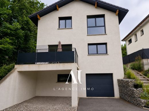 Luxury home in Farges, Ain
