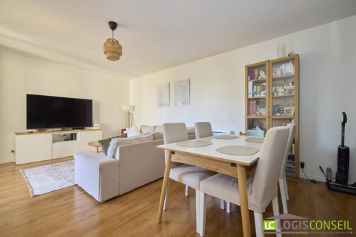 Apartment in Châtillon, Hauts-de-Seine