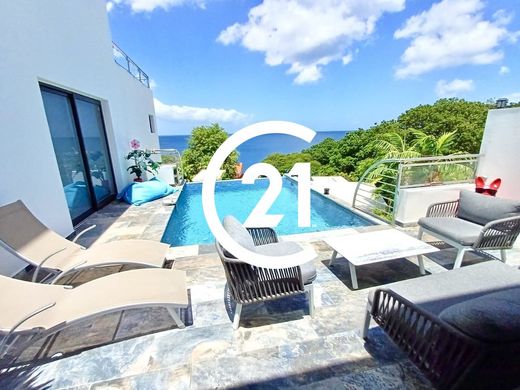 Luxury home in Schoelcher, Martinique