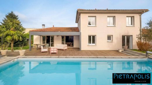 Luxury home in La Tour-de-Salvagny, Rhône