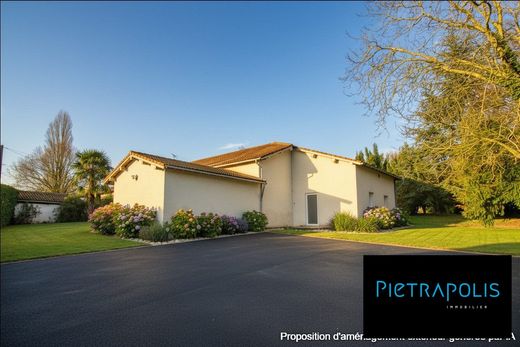 Cruzilles-lès-Mépillat, Ainの高級住宅