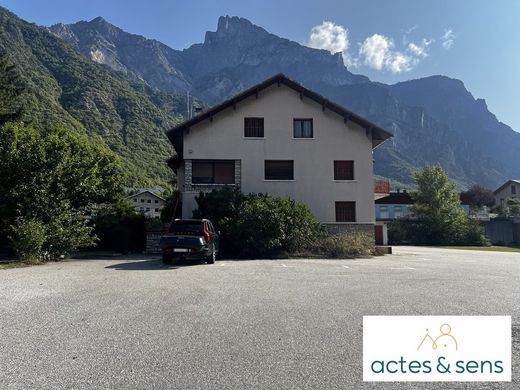 콘도미니엄 / Saint-Julien-Mont-Denis, Savoy