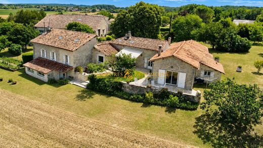 Maison de luxe à Roullet-Saint-Estèphe, Charente