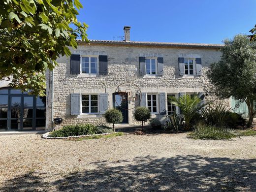 Luxus-Haus in Vars, Charente