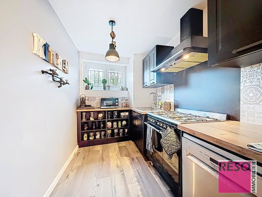 Casa di lusso a Saint-Cergues, Alta Savoia