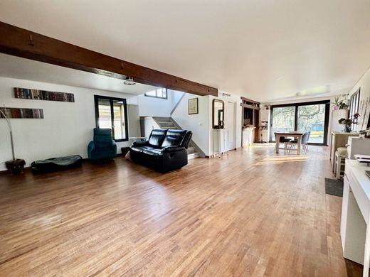 Luxury home in Plailly, Oise
