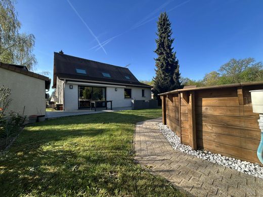 Luxus-Haus in Saint-Germain-lès-Corbeil, Essonne