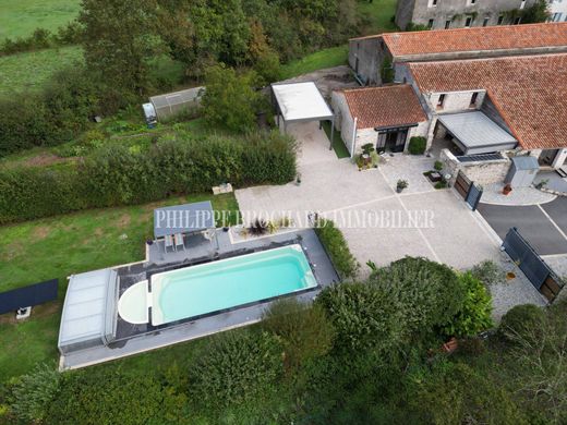 豪宅  Le Poiré-sur-Vie, Vendée