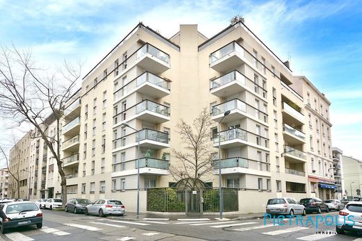 Villeurbanne, Rhôneのアパートメント