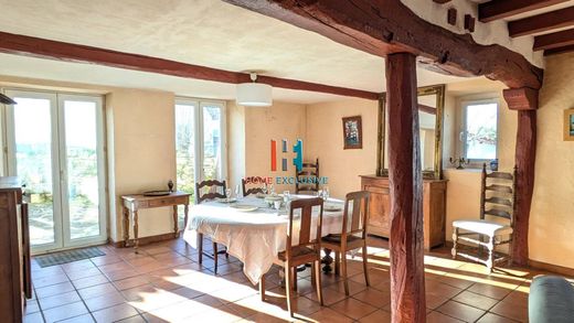 Luxe woning in Cambo-les-Bains, Pyrénées-Atlantiques