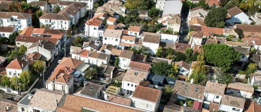 Apartment / Etagenwohnung in Talence, Gironde