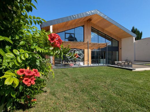 Luxury home in Charly, Rhône