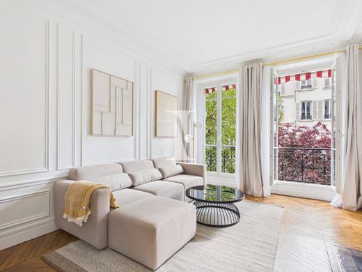 Apartment in Neuilly-sur-Seine, Hauts-de-Seine