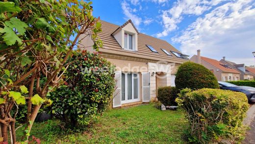 Maison de luxe à Vauréal, Val-d'Oise