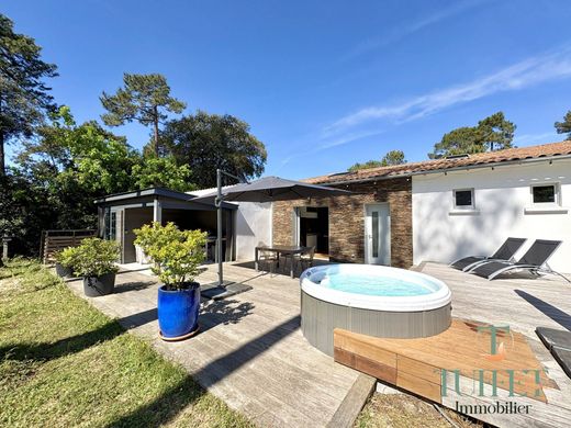 Luxury home in La Tremblade, Charente-Maritime