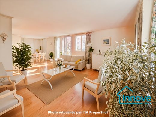 Apartament w Wersal, Yvelines
