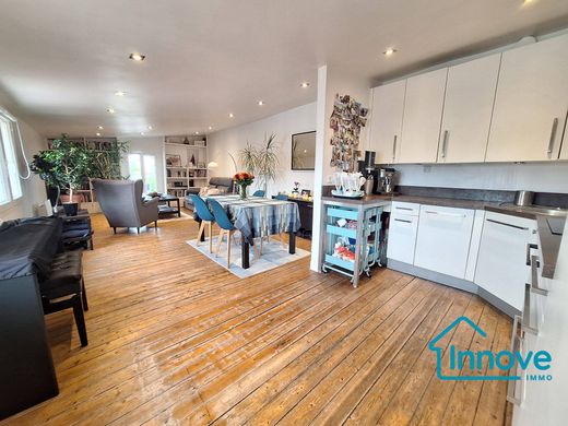 Apartment / Etagenwohnung in Le Chesnay, Yvelines