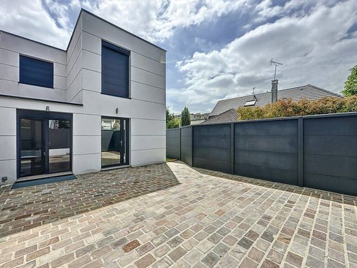 Luxury home in Saint-Maur-des-Fossés, Val-de-Marne