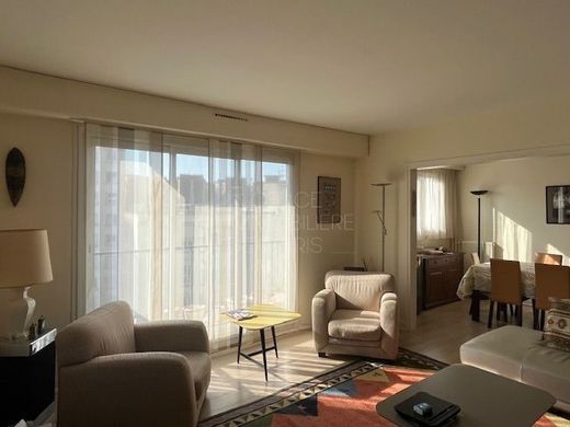 Apartment in Motte-Picquet, Commerce, Necker, Paris