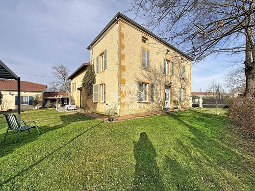 Luxury home in Pouilly-sous-Charlieu, Loire