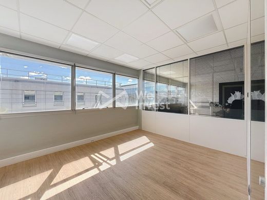 Büro in Bron, Rhône