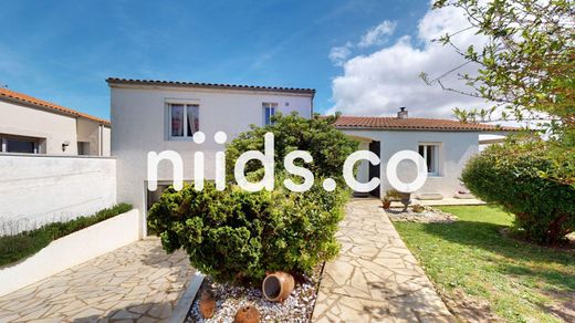 Luxury home in Nieul-sur-Mer, Charente-Maritime