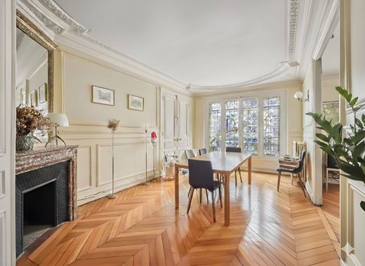 아파트 / Provence-Opéra – Grands Boulevards, Paris