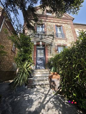 منزل ﻓﻲ Soisy-sous-Montmorency, Val d'Oise