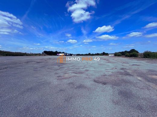 Участок, Chemillé-Melay, Maine-et-Loire