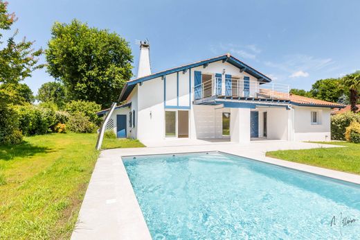 Casa di lusso a Bassussarry, Pirenei atlantici