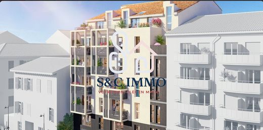 Apartment / Etagenwohnung in Nizza, Alpes-Maritimes