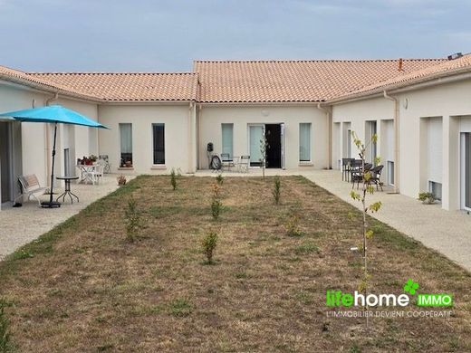 Appartementencomplex in Castillon-de-Castets, Gironde