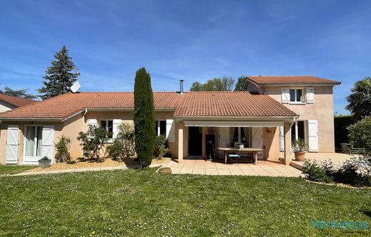 Luxury home in Lentilly, Rhône